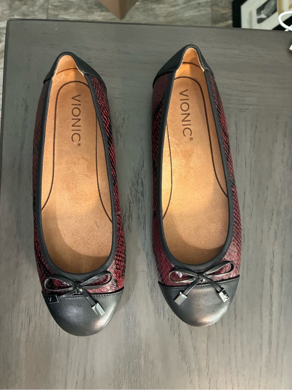 NEW Vionic Red Snake-Texture Flats with Black Cap Toe